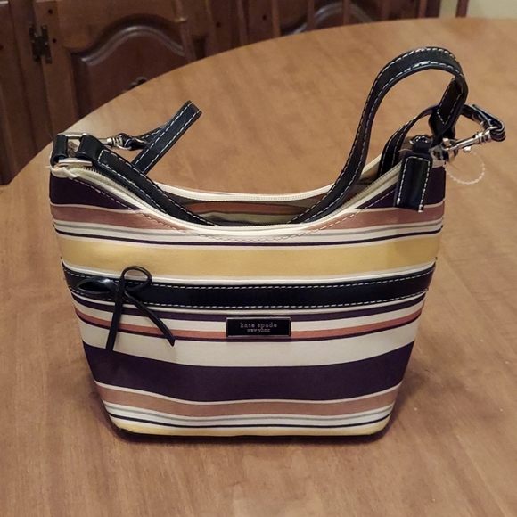 Kate Spade crossbody purse - Picture 1 of 8